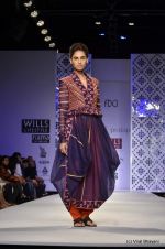 Model walk the ramp for Payal Pratap Show at Wills Lifestyle India Fashion Week 2012 day 1 on 6th Oct 2012 (42).JPG